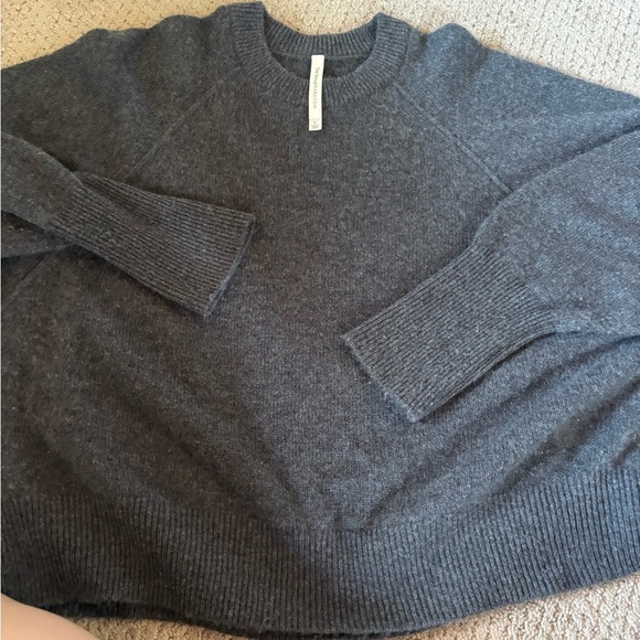 Babaton Cashmere Gray Crewneck Sweater with Ribbed Knit - Picture 1 of 2
